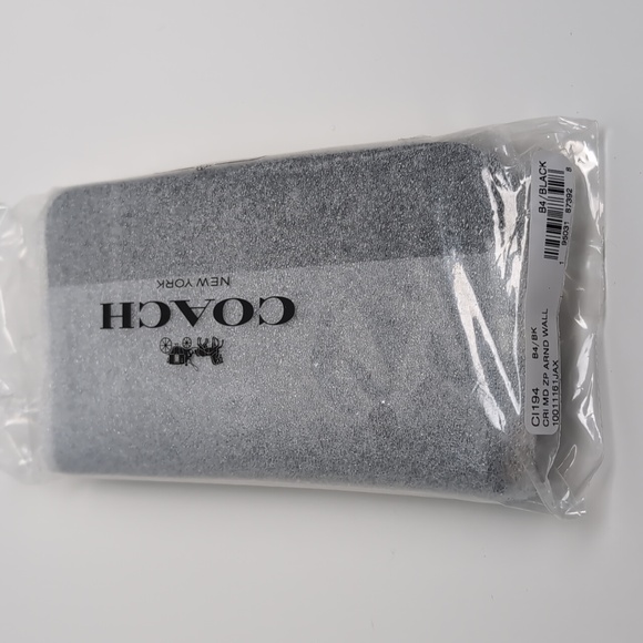 Coach CI194 Leather Medium Zip Around Wallet Brass/Black (Frim Price - Last One) - Picture 2 of 16